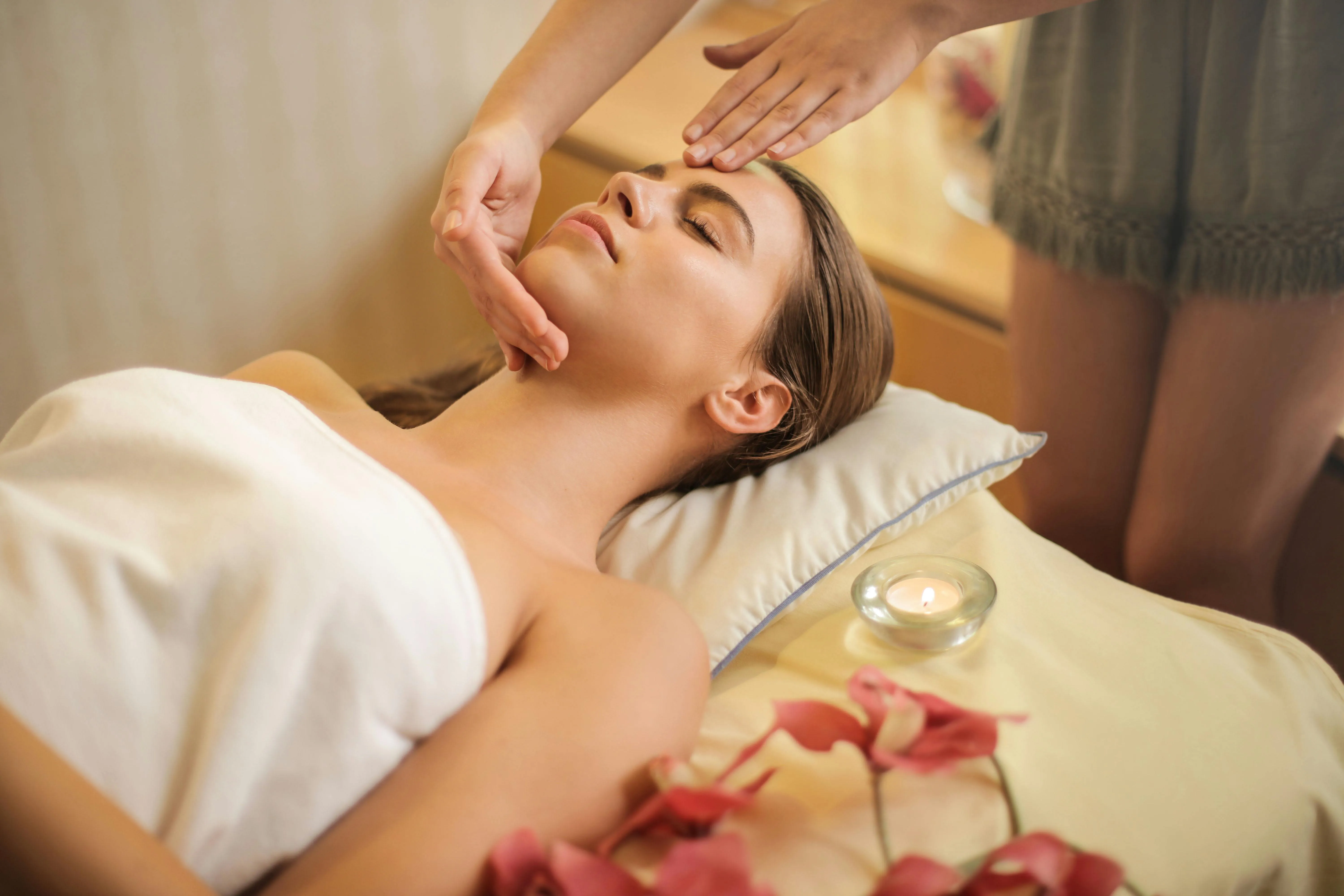 lady in a stone massage